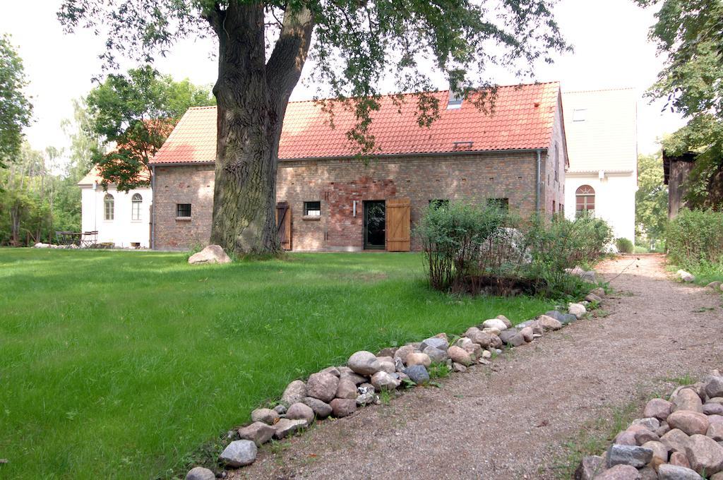 Kavaliershaus Schloss Bluecher Am Finckenersee Extérieur photo